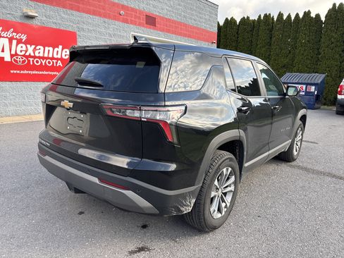 Used 2025 Chevrolet Equinox LT AWD/4WD image 3