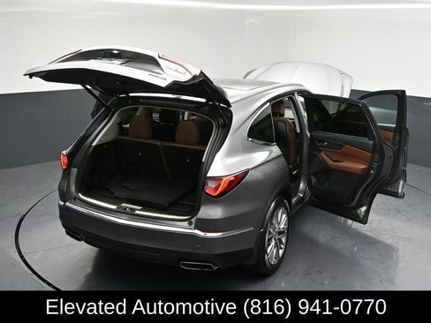 Used 2023 Acura MDX SH-AWD w/ Advance Package image 37