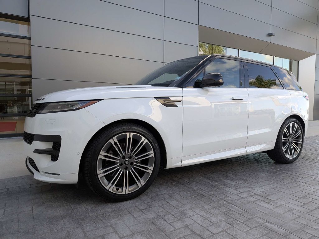 Certified 2024 Land Rover Range Rover Sport Dynamic SE AWD/4WD image 1