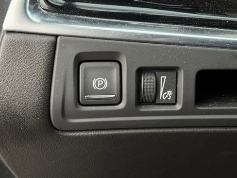 Certified 2022 Cadillac XT6 Luxury image 23