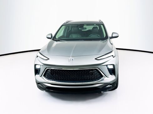 Used 2024 Buick Encore GX Sport Touring w/ Comfort Package image 2