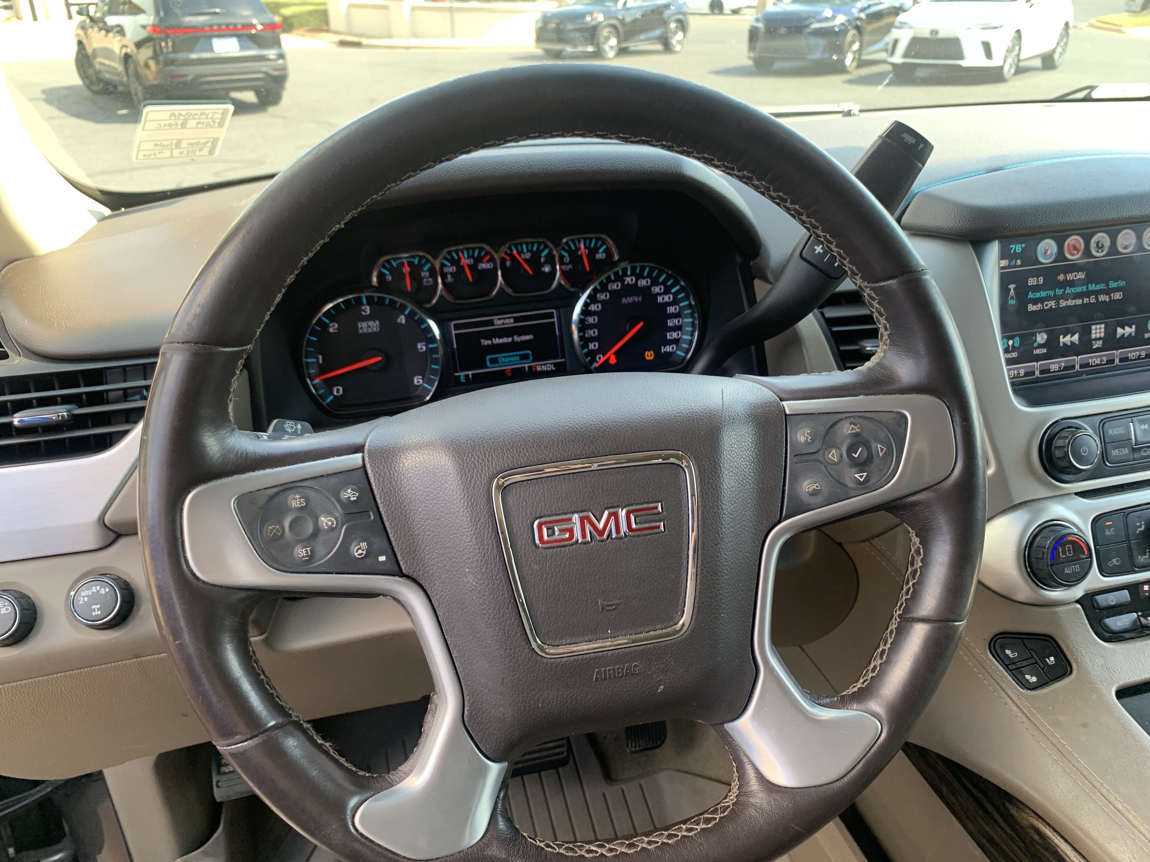 Used 2019 GMC Yukon XL SLT w/ Open Road Package AWD/4WD image 18