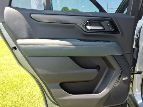 New 2026 GMC Yukon AT4 w/ AT4 Premium Plus Package AWD/4WD image 17