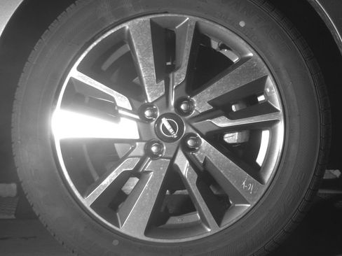 Used 2025 Nissan Versa SV FWD image 13