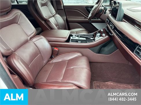 Used 2023 Lincoln Aviator Black Label w/ Class IV Trailer Tow Package image 15