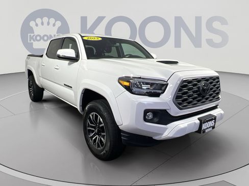 Used 2023 Toyota Tacoma TRD Sport w/ Black Out Package (TMS) AWD/4WD image 10