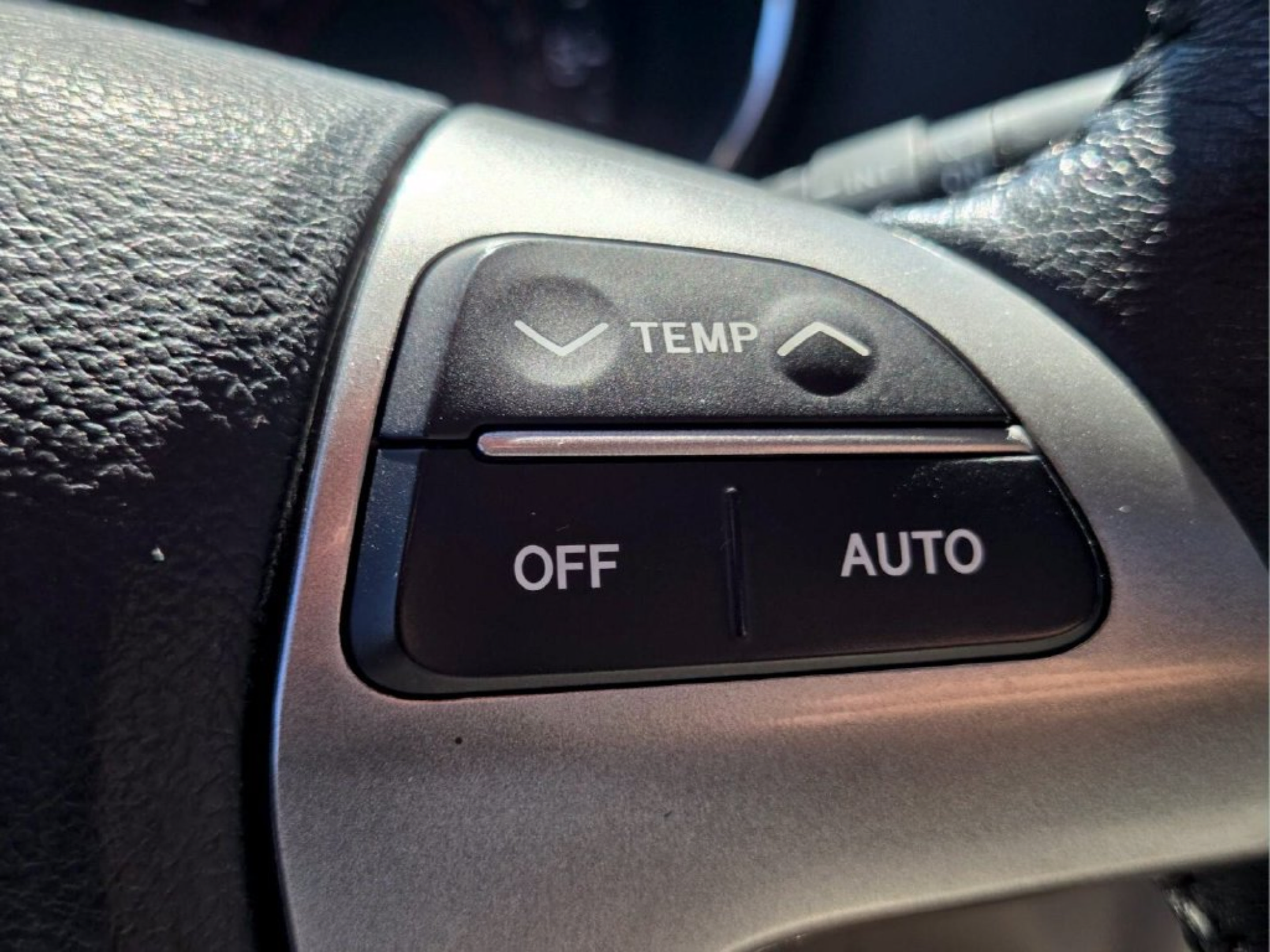 Used 2013 Toyota Highlander Limited AWD/4WD image 26