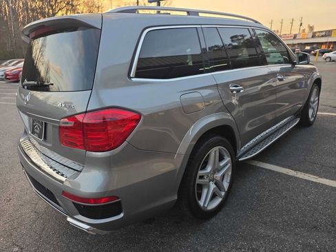Used 2015 Mercedes-Benz GL 550 4MATIC image 5
