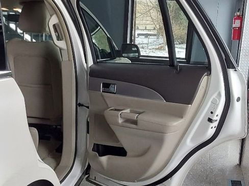 Used 2014 Lincoln MKX FWD image 18