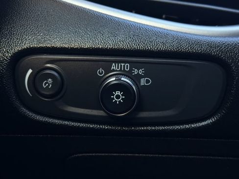 Used 2023 Chevrolet Malibu LT FWD image 27