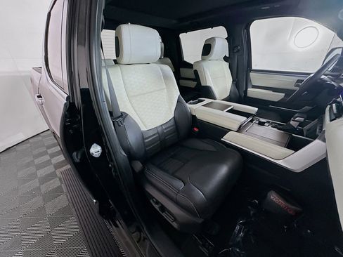 Used 2023 Toyota Tundra Capstone AWD/4WD image 28