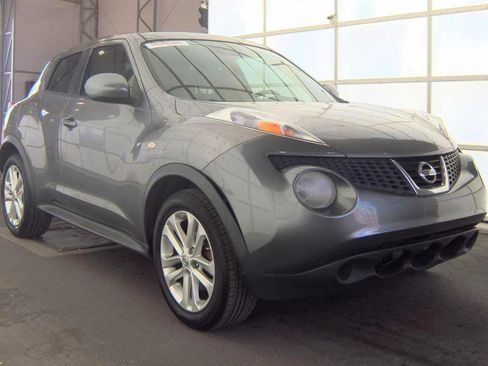 Used 2013 Nissan Juke SV image 3