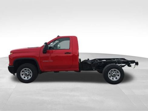 Used 2024 Chevrolet Silverado 3500 W/T image 3