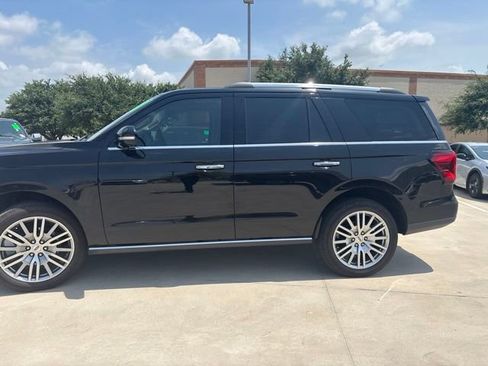 Used 2023 Ford Expedition Limited RWD image 5