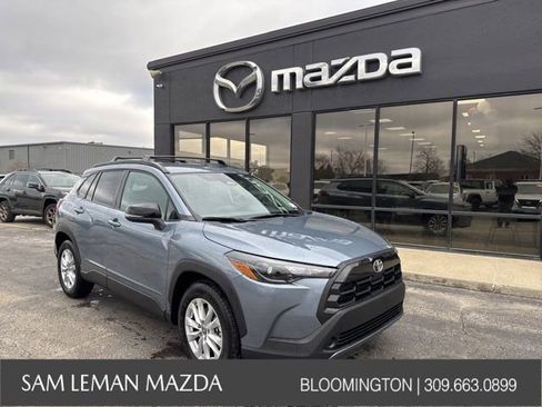 Used 2026 Toyota Corolla Cross LE image 1