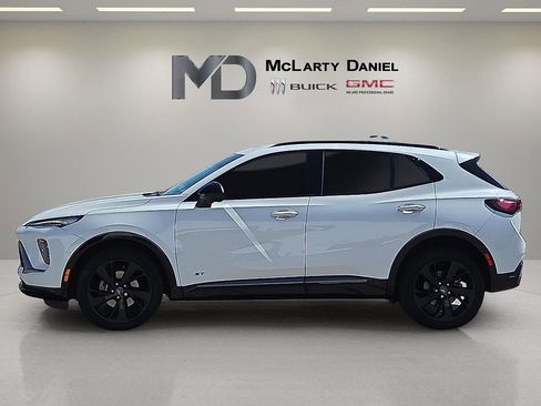 Used 2025 Buick Envision Sport Touring AWD/4WD image 3