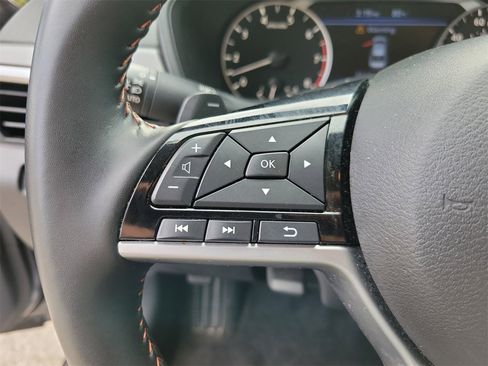 Used 2025 Nissan Altima 2.5 SR image 19