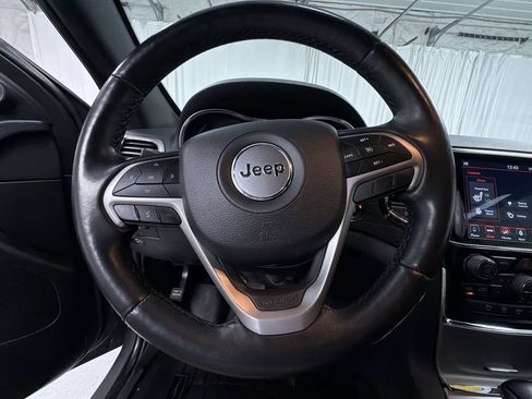 Used 2021 Jeep Grand Cherokee Laredo X AWD/4WD image 16