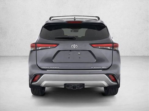 Used 2024 Toyota Highlander Platinum AWD/4WD image 6