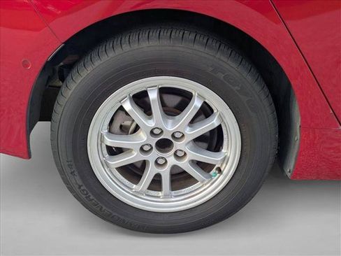 Used 2022 Toyota Prius LE FWD image 10