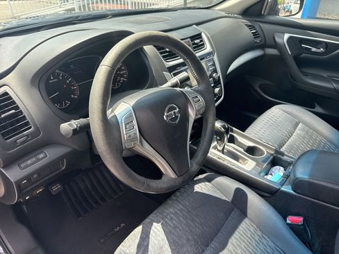 Used 2018 Nissan Altima 2.5 SV image 12