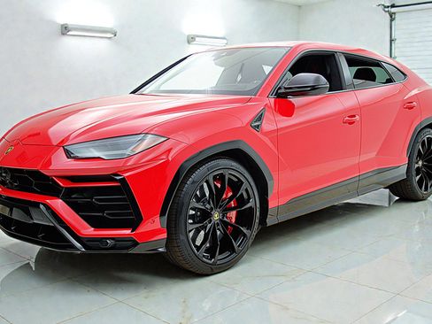 Used 2022 Lamborghini Urus image 2