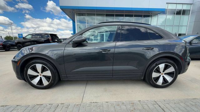 Used 2024 Porsche Macan 4 Electric AWD/4WD image 5