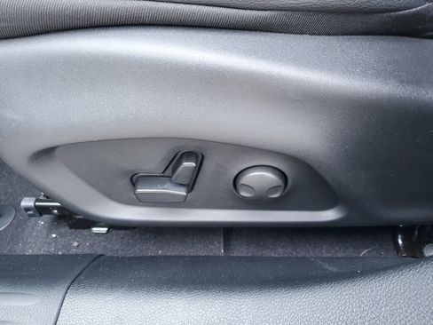 New 2026 Jeep Compass Limited image 19