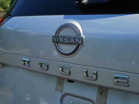 Certified 2023 Nissan Rogue SV AWD/4WD image 29