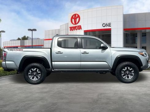 Certified 2023 Toyota Tacoma TRD Off-Road w/ Technology Package AWD/4WD image 3