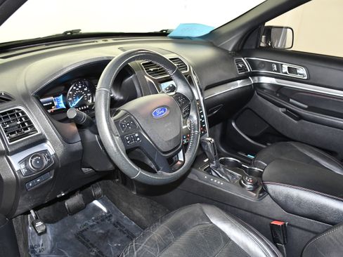 Used 2018 Ford Explorer Sport w/ Equipment Group 401A AWD/4WD image 37