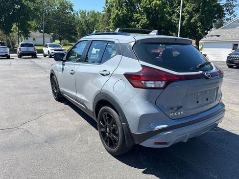 Used 2023 Nissan Kicks SR w/ Interior Electronics Package FWD image 5