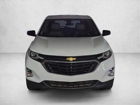 Used 2020 Chevrolet Equinox LS w/ LS Convenience Package FWD image 2