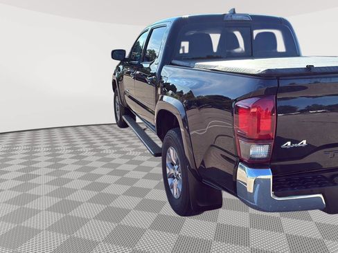 Used 2019 Toyota Tacoma SR5 AWD/4WD image 7