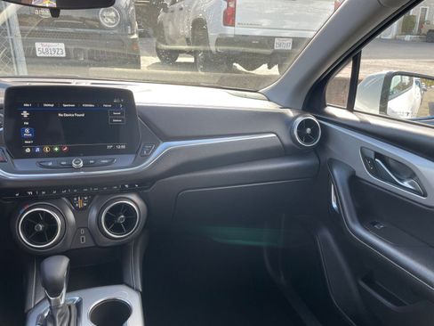 Used 2025 Chevrolet Blazer LT image 35