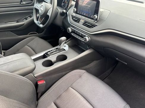 Used 2025 Nissan Altima 2.5 S image 16