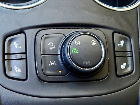 Used 2023 GMC Terrain SLT image 19