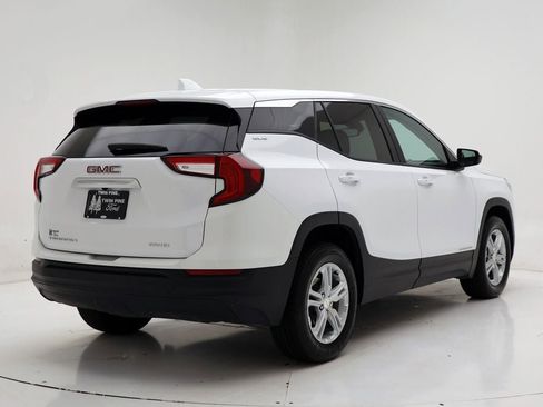 Used 2024 GMC Terrain SLE image 8