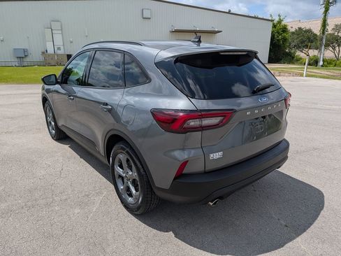 Certified 2025 Ford Escape ST-Line FWD image 4