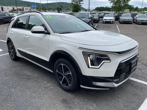 Used 2023 Kia Niro FWD image 6