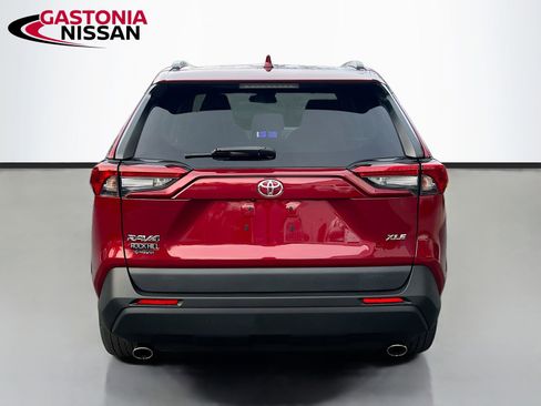 Used 2023 Toyota RAV4 XLE Premium image 7