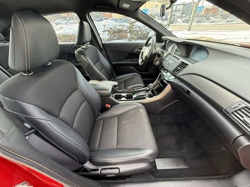 Used 2017 Honda Accord Sport image 40