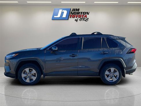 Used 2022 Toyota RAV4 XLE image 8