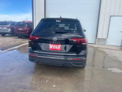 Used 2022 Volkswagen Tiguan SE AWD/4WD image 4