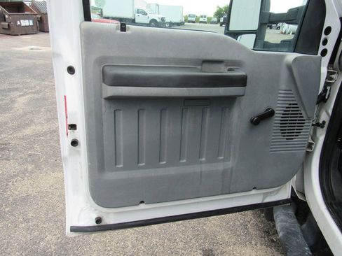 Used 2012 Ford F550 4x4 Regular Cab Super Duty w/ Payload Upgrade Pkg image 27