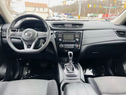 Used 2017 Nissan Rogue S image 22