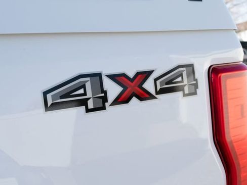 Used 2019 Ford F250 XLT w/ Camper Package image 10