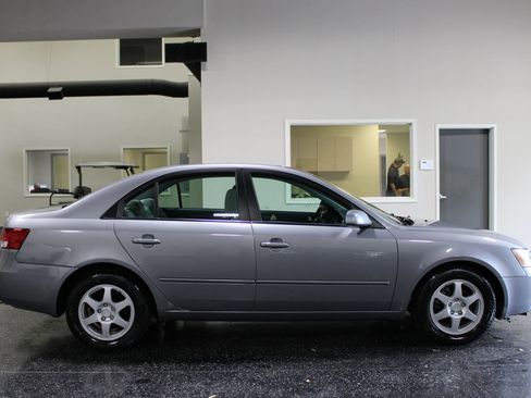 Used 2006 Hyundai Sonata GLS FWD image 2