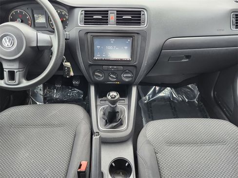 Used 2012 Volkswagen Jetta 2.0L Base image 12