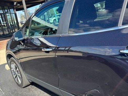 Used 2022 Buick Encore Preferred w/ Safety Package image 9